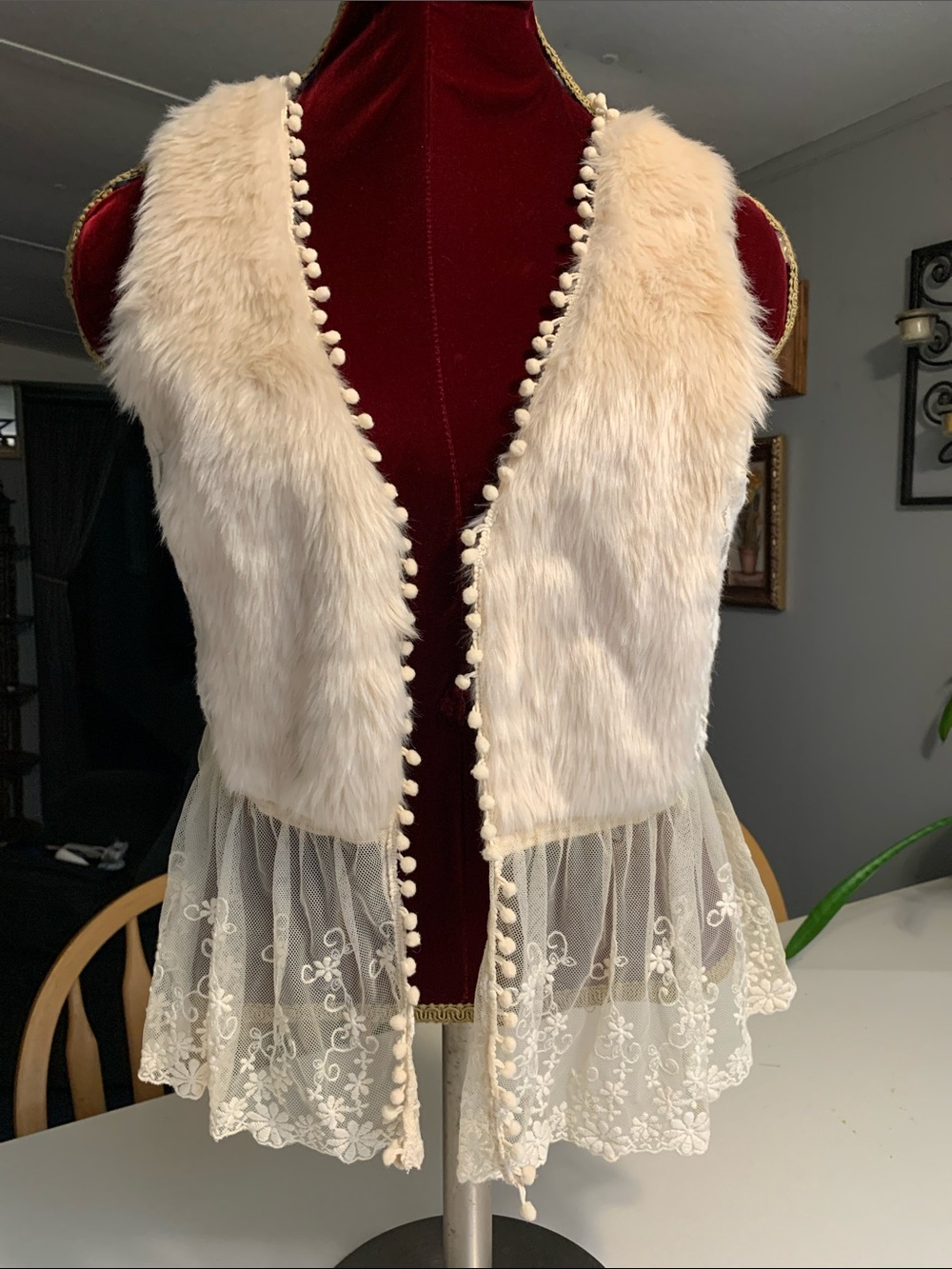 A'Reve Cream Lace Vest with Pom-Pom Trime NWT